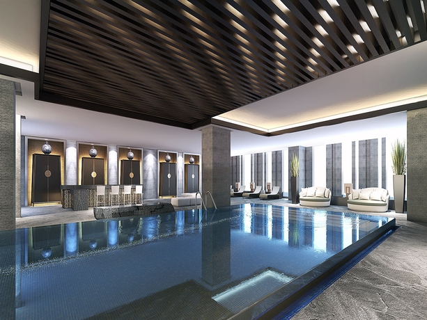 Imagen de la piscina del Hotel New World Beijing. Foto 16