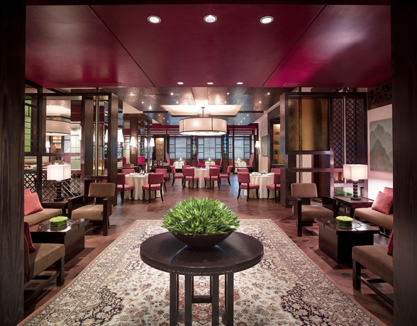 Imagen del bar/restaurante del Hotel New World Makati. Foto 5