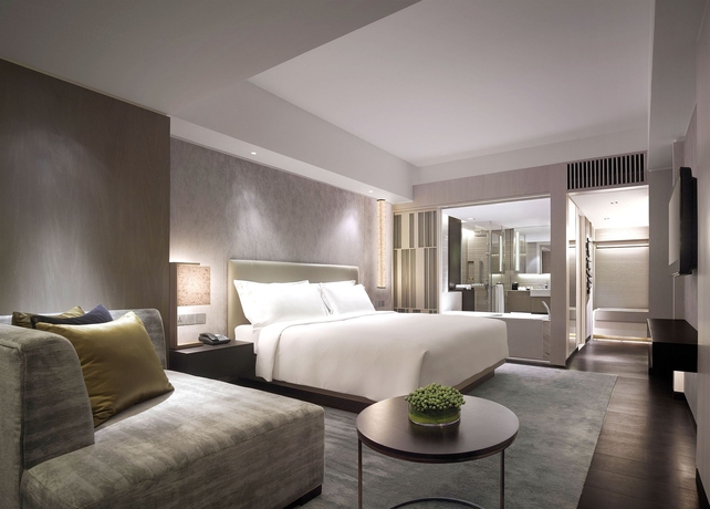 Imagen de la habitación del Hotel New World Makati. Foto 7