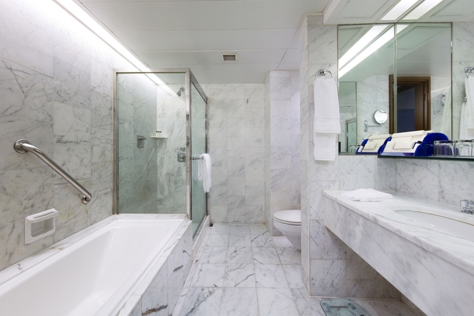 Imagen de la habitación del Hotel New World Millennium Hong Kong. Foto 8