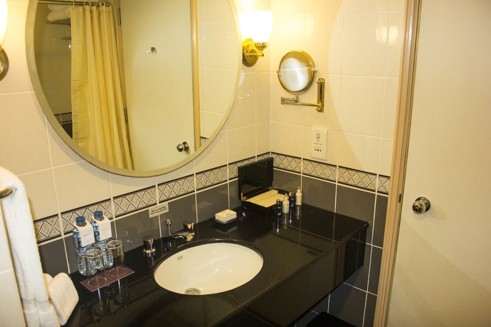 Imagen de la habitación del Hotel New World Saigon. Foto 5