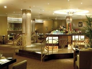 Imagen del bar/restaurante del Hotel New World Shenyang. Foto 2