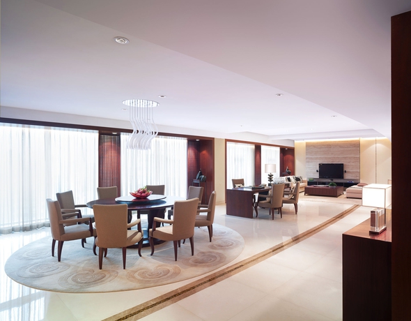 Imagen de la habitación del Hotel New World Wuhan. Foto 7