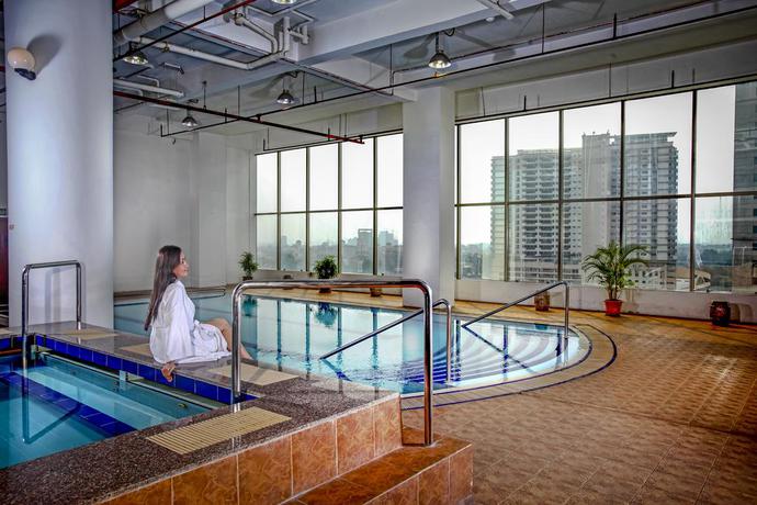 Imagen de la piscina del Hotel New York, JOHOR BAHRU. Foto 18