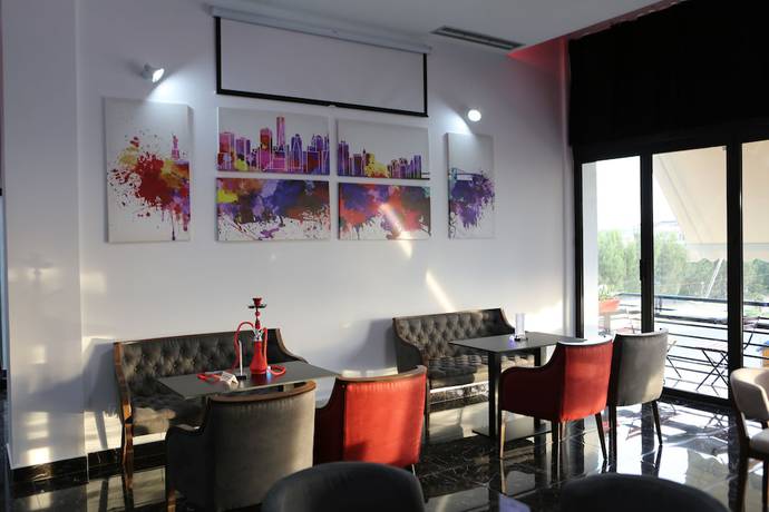 Imagen del bar/restaurante del Hotel New York Kamez. Foto 4