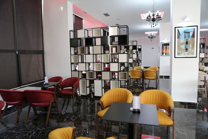 Imagen del bar/restaurante del Hotel New York Kamez. Foto 8
