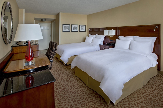 Imagen de la habitación del Hotel New York LaGuardia Airport Marriott. Foto 7