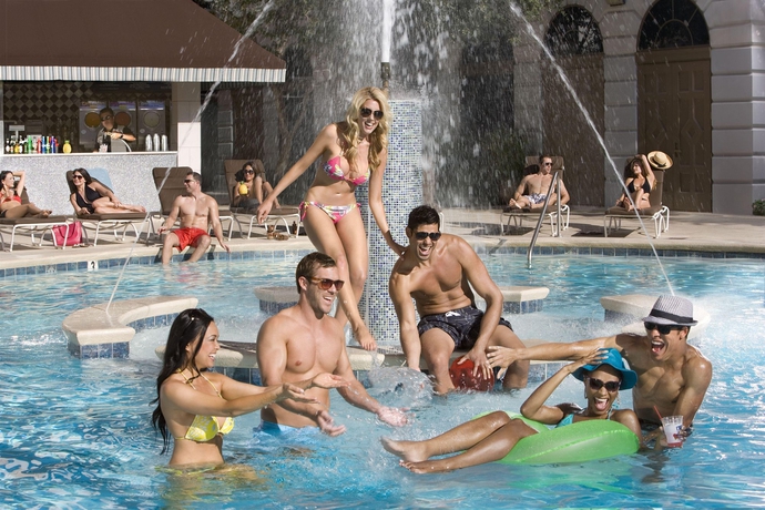 Imagen de la piscina del Hotel New York New York and Casino. Foto 8