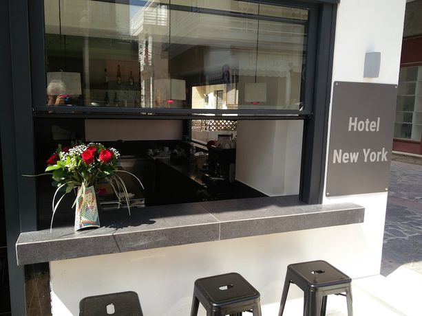 Imagen del bar/restaurante del Hotel New York, Rodas Town. Foto 4