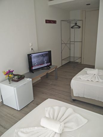 Imagen de la habitación del Hotel New York, Rodas Town. Foto 11