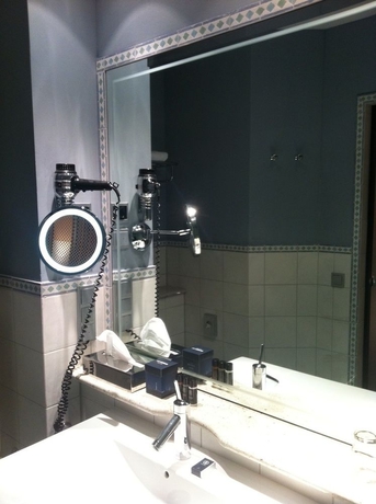 Imagen de la habitación del Hotel Newberlin. Foto 11