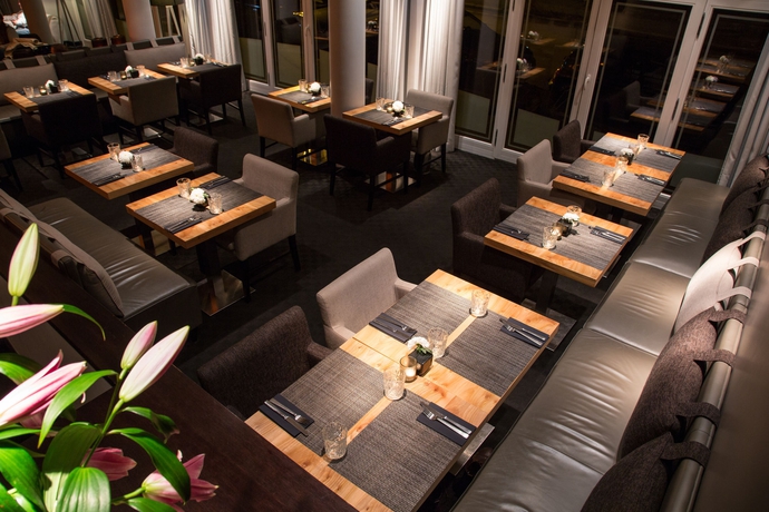 Imagen del bar/restaurante del Hotel Newberlin. Foto 9