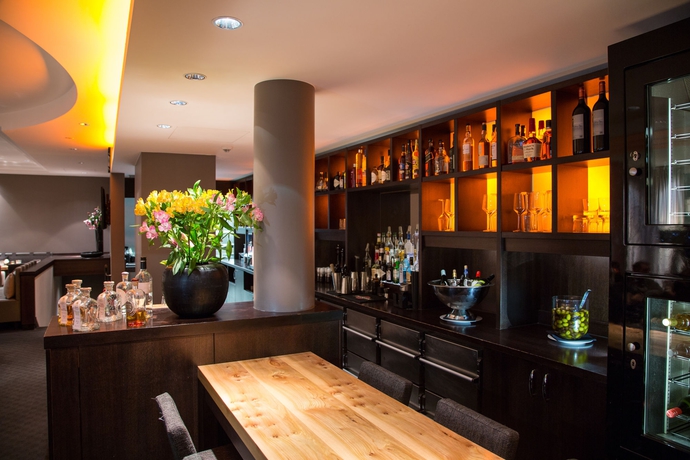 Imagen del bar/restaurante del Hotel Newberlin. Foto 10