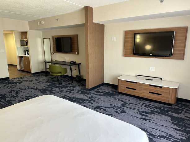 Imagen de la habitación del Hotel Newmarket and Suites. Foto 2