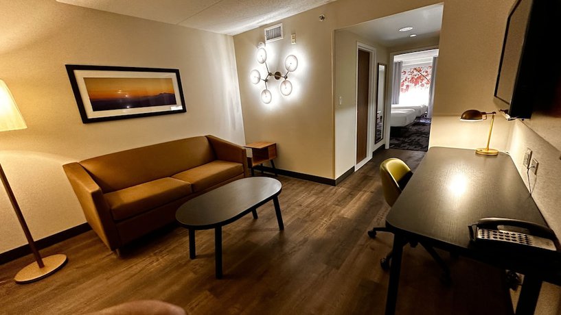 Imagen de la habitación del Hotel Newmarket and Suites. Foto 4