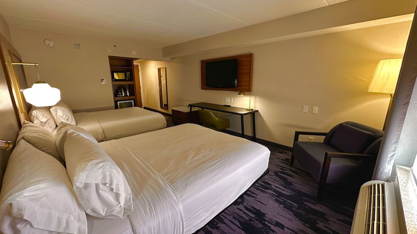 Imagen de la habitación del Hotel Newmarket and Suites. Foto 9