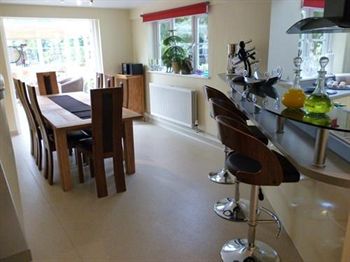 Imagen de la habitación del Hotel Newmoor Park Guest House. Foto 9