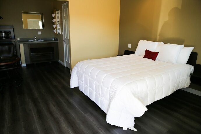 Imagen de la habitación del Hotel Newport Bay Inn. Foto 17