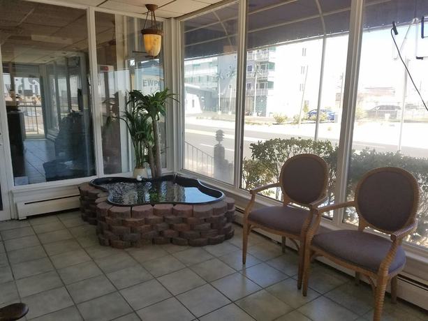 Imagen de los interiores del Hotel Newport Beach Resort. Foto 11