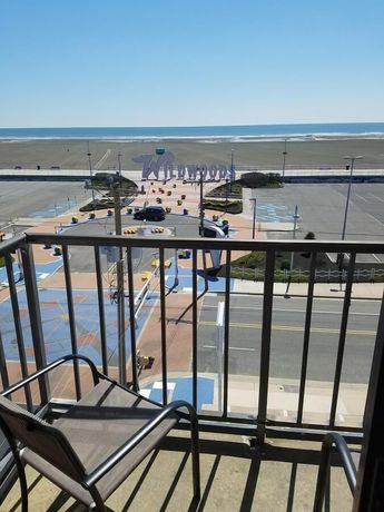 Imagen de la habitación del Hotel Newport Beach Resort. Foto 6