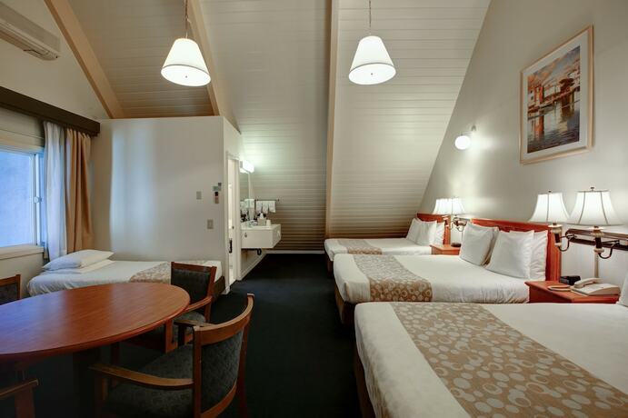 Imagen general del Hotel Newport Channel Inn - Near Huntington State Beach. Foto 1