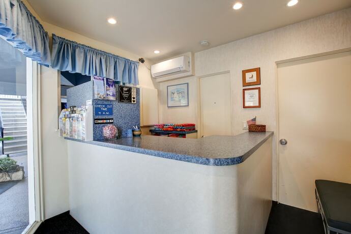 Imagen general del Hotel Newport Channel Inn - Near Huntington State Beach. Foto 6
