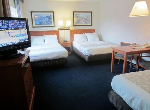 Imagen de la habitación del Hotel Newport Channel Inn - Near Huntington State Beach. Foto 14