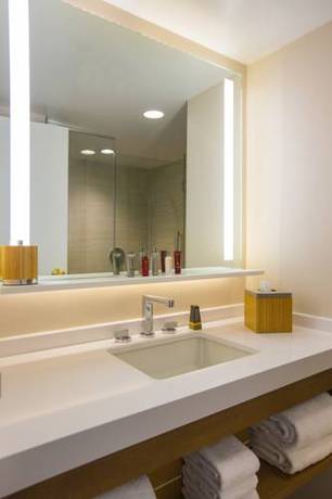 Imagen de la habitación del Hotel Newport Marriott and Spa. Foto 8