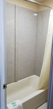 Imagen de la habitación del Hotel Newport News Inn. Foto 14