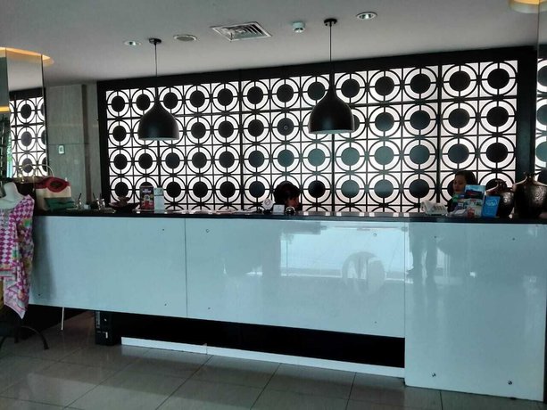 Imagen de los interiores del Hotel News Waru Sidoarjo. Foto 7