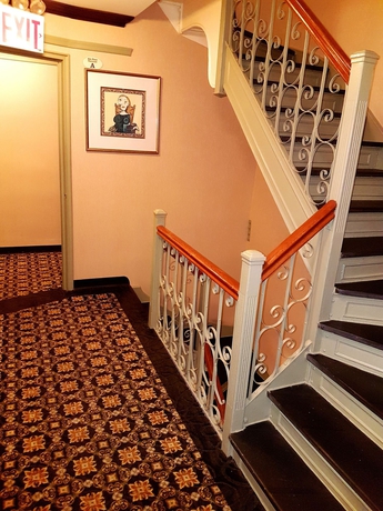 Imagen de los interiores del Hotel Newton. Foto 12