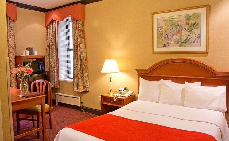 Imagen de la habitación del Hotel Newton. Foto 8