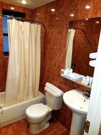 Imagen de la habitación del Hotel Newton. Foto 11