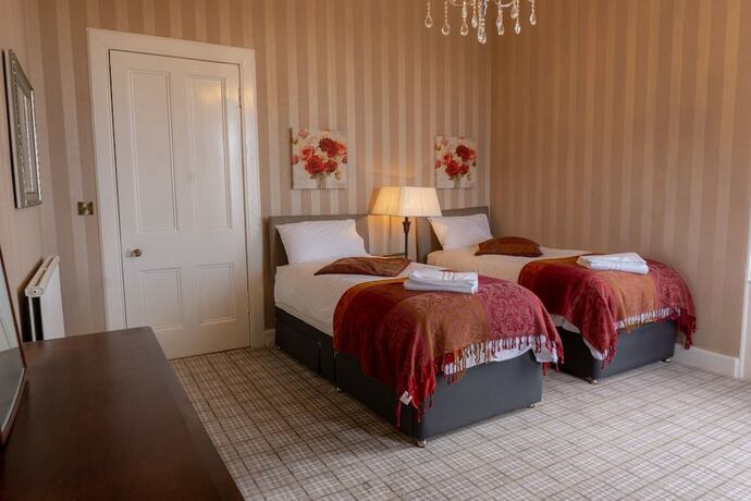 Imagen general del Hotel Newton Manor House -7 Bedroom House. Foto 2