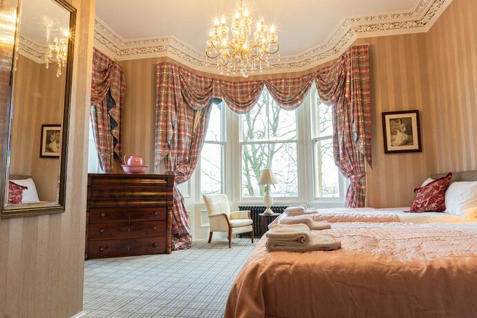 Imagen general del Hotel Newton Manor House -7 Bedroom House. Foto 4