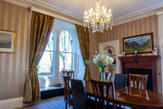 Imagen general del Hotel Newton Manor House -7 Bedroom House. Foto 9