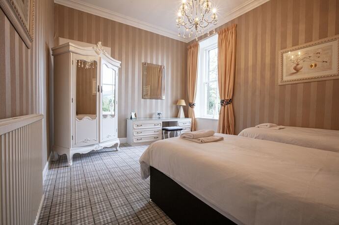 Imagen general del Hotel Newton Manor House -7 Bedroom House. Foto 10