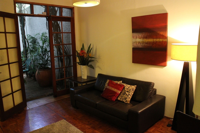 Imagen de los interiores del Hotel Newtown Cozy Stays. Foto 12