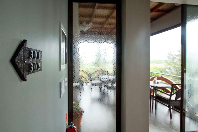 Imagen de los interiores del Hotel Newtown Inn. Foto 14