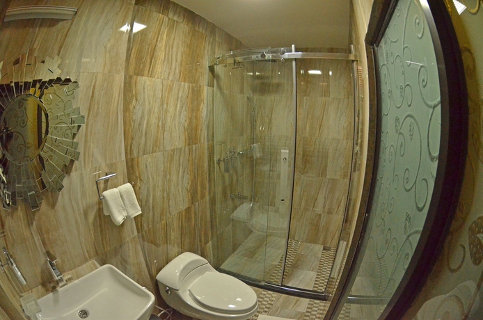 Imagen de la habitación del Hotel Newtown Inn. Foto 6