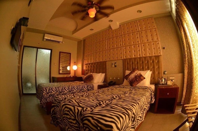 Imagen de la habitación del Hotel Newtown Inn. Foto 8