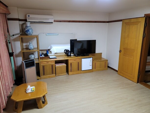 Imagen de la habitación del Hotel Newvera. Foto 23