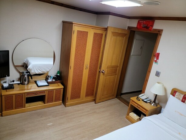 Imagen de la habitación del Hotel Newvera. Foto 24