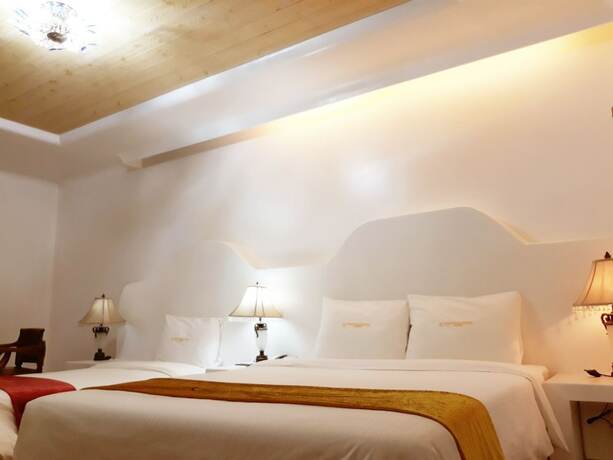 Imagen de la habitación del Hotel Newvera. Foto 26