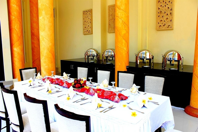 Imagen del bar/restaurante del Hotel Next Tuban Bali. Foto 2