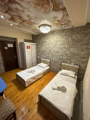 Imagen de la habitación del Hotel Next hotel. Foto 14