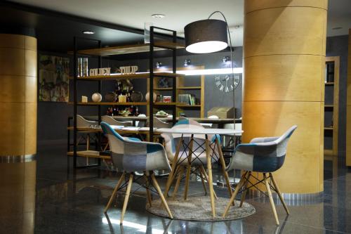 Imagen del bar/restaurante del Hotel Nexta Escaldes. Foto 4