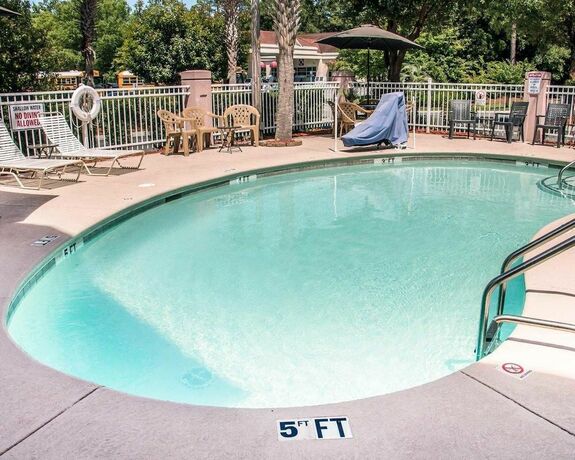 Imagen de la piscina del Hotel Nextloft Extended Stay and Suites. Foto 17