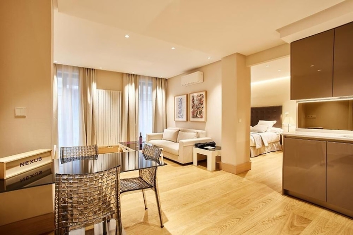 Imagen de la habitación del Hotel Nexus Santa Mar&iacute;a Luxury Apartments. Foto 9