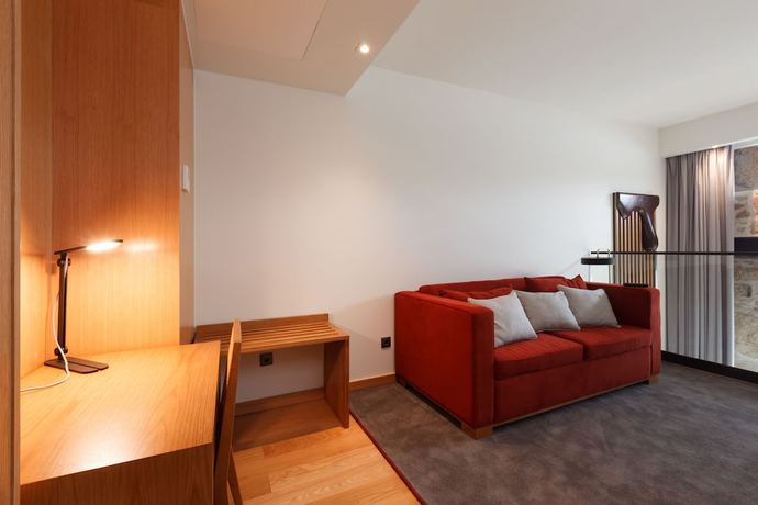 Imagen de la habitación del Hotel Neya Porto. Foto 12